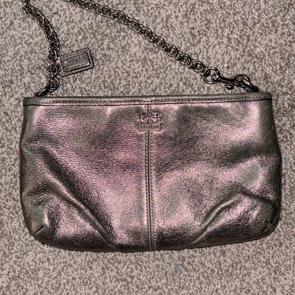 100% authentic rare Coach wristlet - Picture 8 of 8